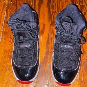 Kids Jordan Bred 11 ( excellent condition)
